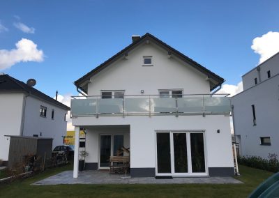 Einfamilienhaus-mit-Erker-und-Balkon
