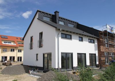 Einfamilienhaus-mit-versetztem-Pultdach